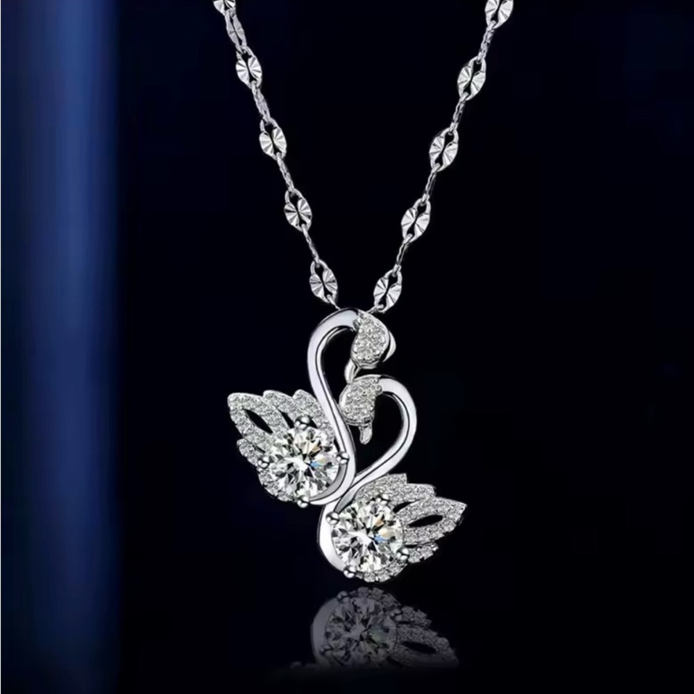 Gooseneck Chain - Elegant Double Goose with Sparkling Pendant - Perfect